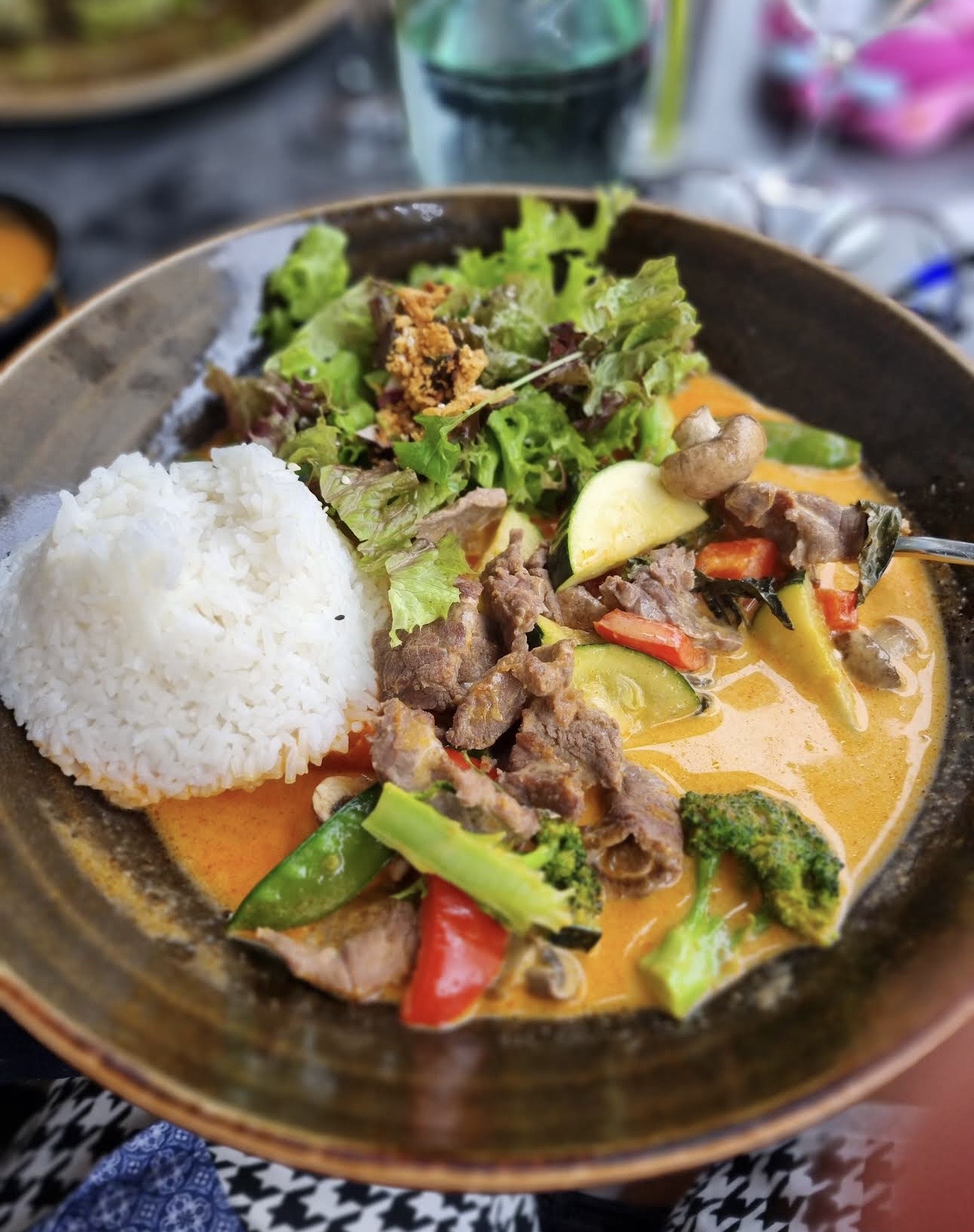 Vietnamesisches Gericht mit Reis